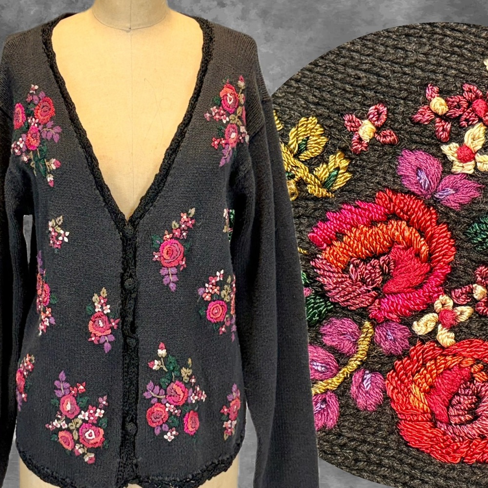 VINTAGE woodland fairy embroidered flowers knit sweater cardigan lace dark moody